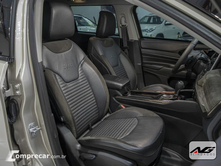 COMMANDER 1.3 T270 Turbo Limited