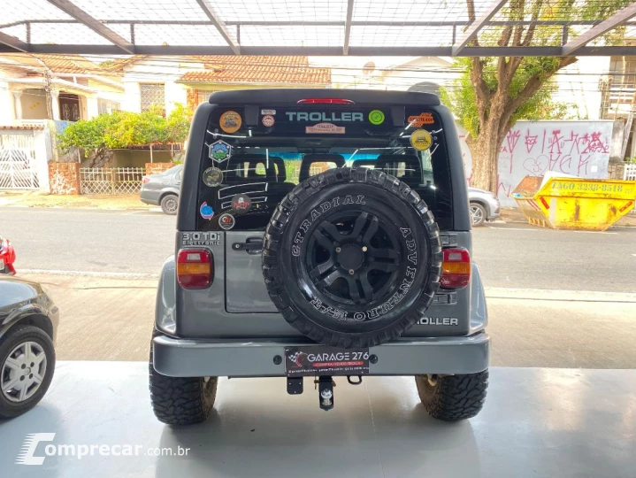 T-4 4x4 3.0 TB Int. Cap. Rígida Diesel