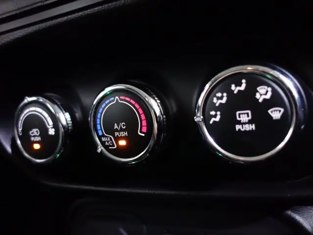 RENEGADE - 1.8 16V SPORT 4P AUTOMÁTICO