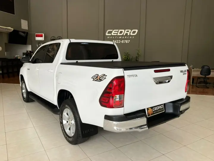 Hilux Caminhonete 2.8 16V SRV 4X4 DIESEL CABINE DUPLA AUTOMÁ
