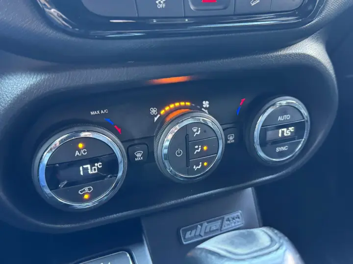 TORO 2.0 16V Turbo Ultra 4WD