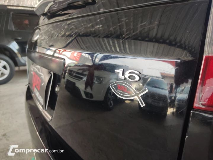 FIESTA 1.6 MPI Class Hatch 8V