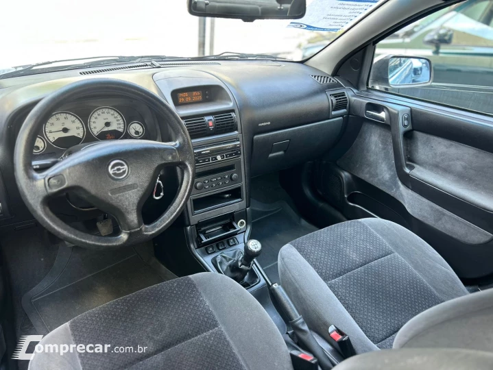 ASTRA 2.0 MPFI Elegance Sedan 8V