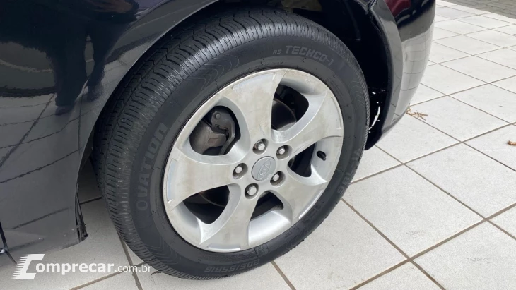 KIA CERATO 1.6 EX2 SEDAN 16V