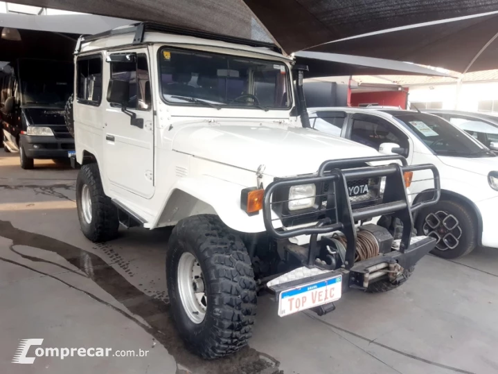 BANDEIRANTE 3.7 Bj50lv 4X4 Teto Rigido