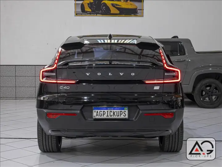 C40 P8 Recharge Pure Electric AWD