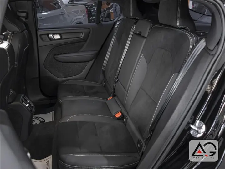 C40 P8 Recharge Pure Electric AWD