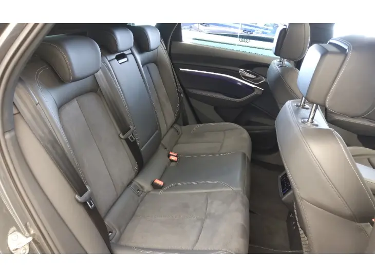 Q8 E-TRON 55 ELÉTRICO PERFORMANCE BLACK QUATTRO