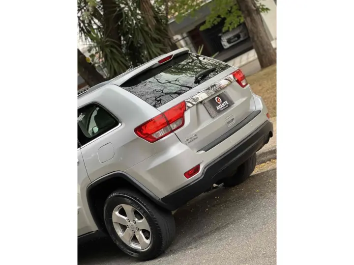 GRAND CHEROKEE 3.6 LAREDO 4X4 V6 24V GASOLINA 4P AUTOMÁTICO