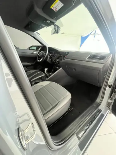 Nivus 1.0 4P FLEX 200 TSI HIGHLINE TURBO AUTOMÁTICO