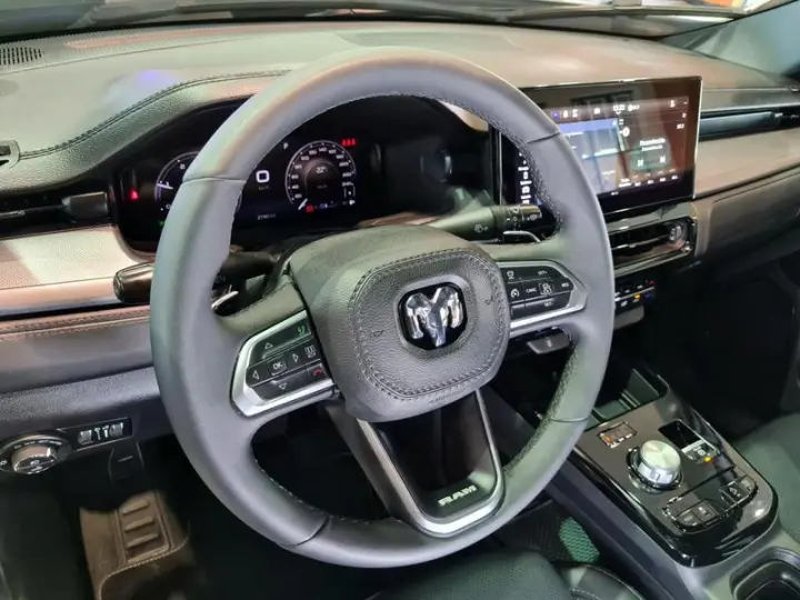 RAMPAGE REBEL 2.0 TB CD 4X4 DIESEL AUT.