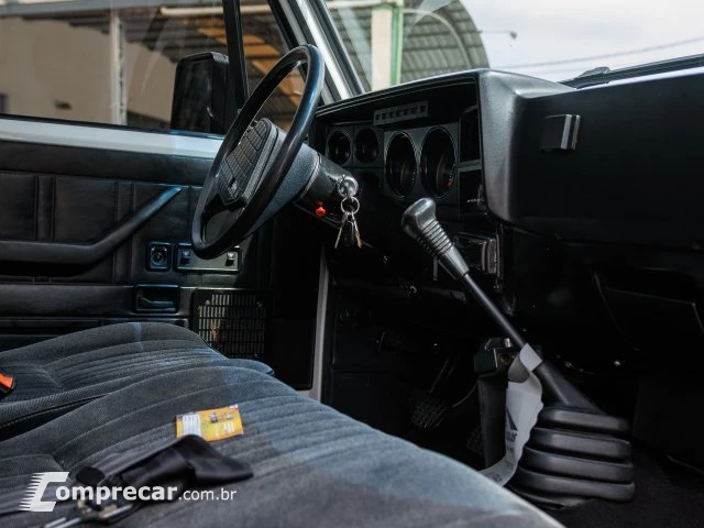 D20 - 4.0 CUSTOM DE LUXE CS 8V TURBO 2P MANUAL