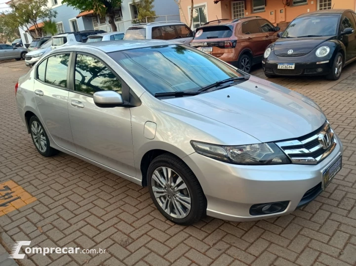 CITY 1.5 LX Sedan 16V