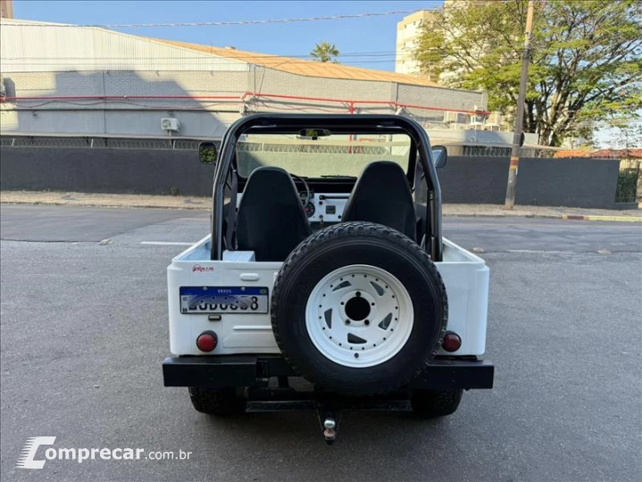 JEEP 2.6 6 Cilindros 12V