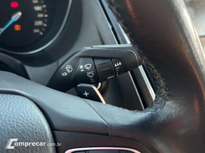 FOCUS 2.0 TITANIUM PLUS FASTBACK 16V FLEX 4P POWERSHIFT