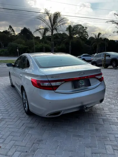 AZERA 3.0 MPFI GLS V6 24V