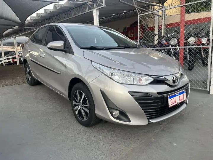 Yaris Sedan 1.5 16V 4P FLEX XS MULTIDRIVE AUTOMÁTICO CVT
