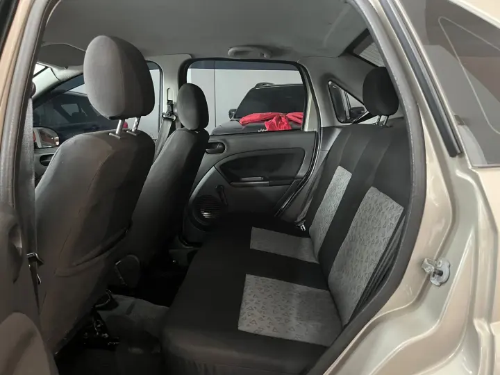 FIESTA 1.6 SE Sedan 16V