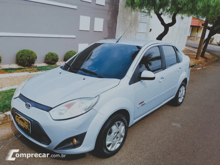FIESTA 1.6 MPI Class Sedan 8V