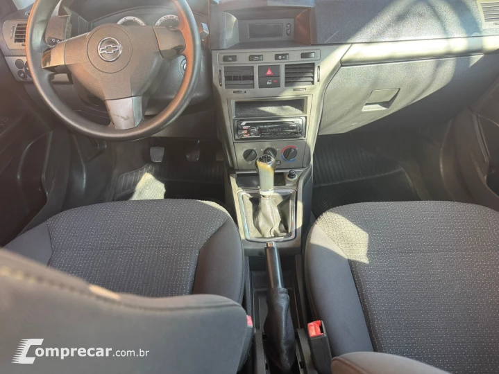 VECTRA 2.0 MPFI Expression 8V 140cv