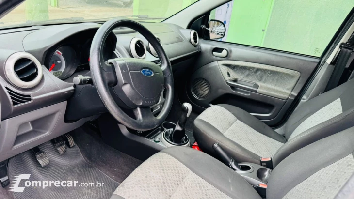 FIESTA 1.6 MPI Class Hatch 8V