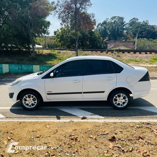 FIESTA 1.6 MPI Class Sedan 8V