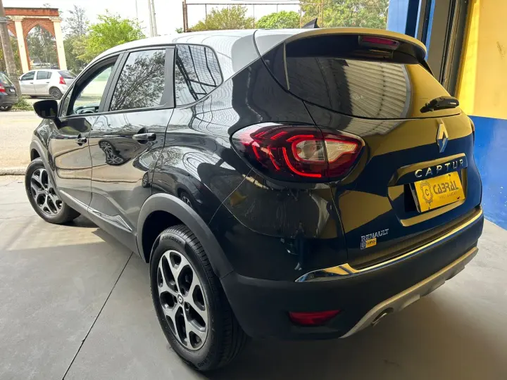 CAPTUR Intense Bose 1.6 16V Flex 5p Aut.