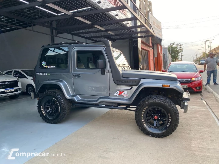 T-4 4x4 3.0 TB Int. Cap. Rígida Diesel