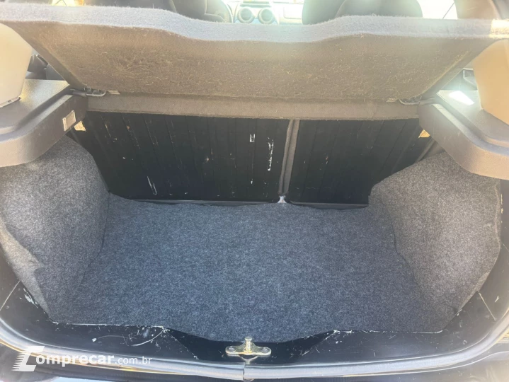 FIESTA 1.6 MPI Class Hatch 8V