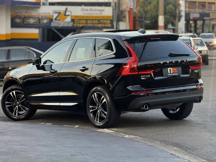 XC 60 T-5 MOMENTUM 2.0 254cv AWD 5p