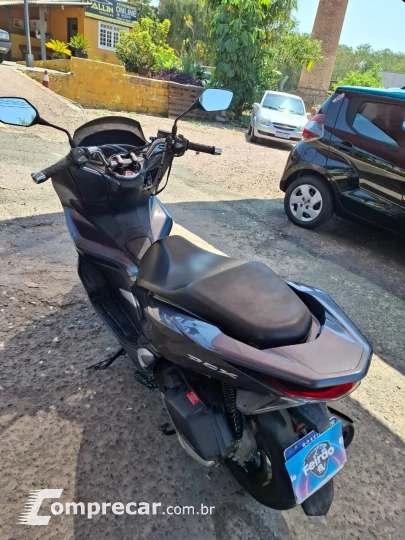 PCX 160