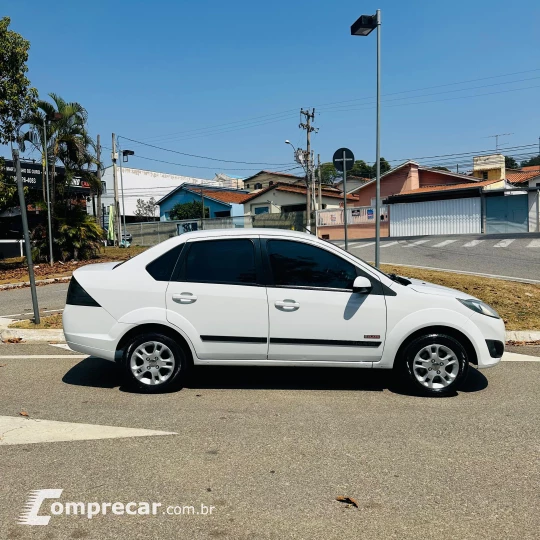 FIESTA 1.6 MPI Class Sedan 8V