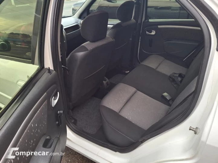 LOGAN 1.0 12V SCE Expression