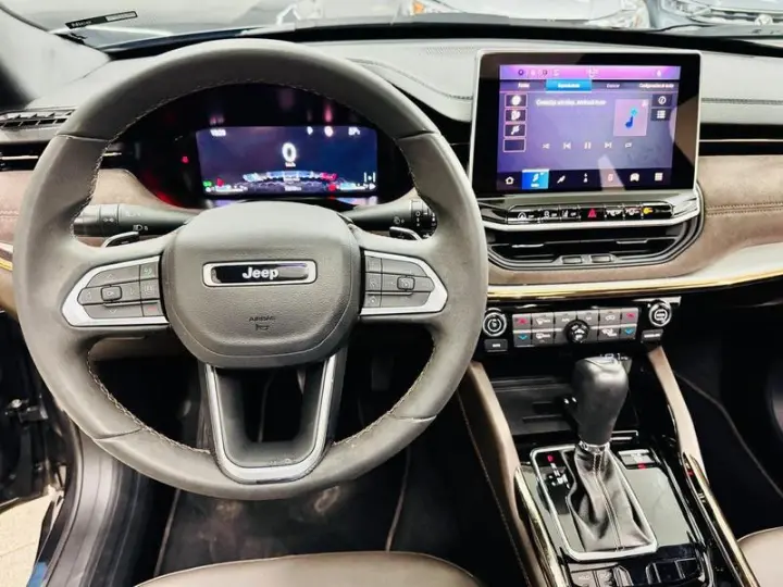 COMMANDER OVERLAND T270 1.3 TB FLEX AUT