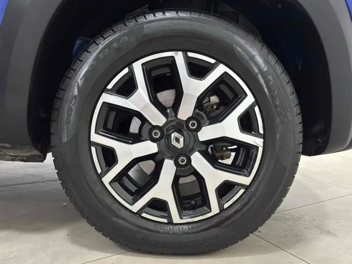 KWID 1.0 12V SCE FLEX OUTSIDER MANUAL