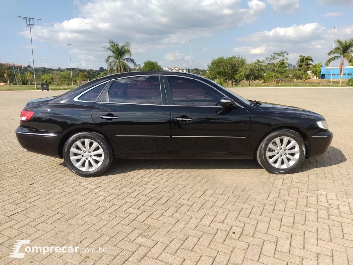 AZERA 3.3 MPFI GLS Sedan V6 24V