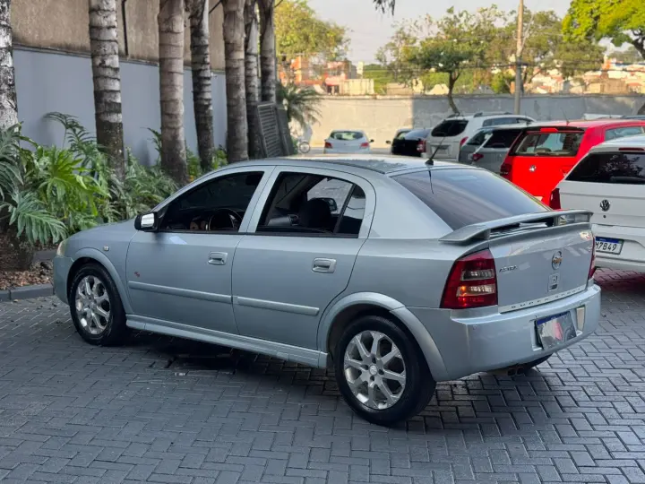 ASTRA 2.0 MPFI Advantage 8V