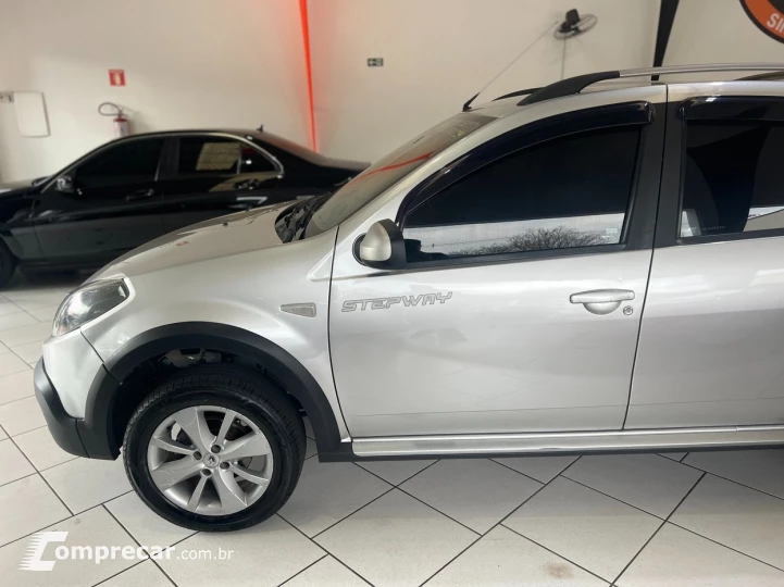 SANDERO 1.6 STEPWAY 16V RENAULT