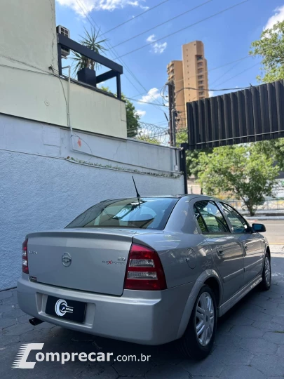 ASTRA 2.0 MPFI Elegance Sedan 8V