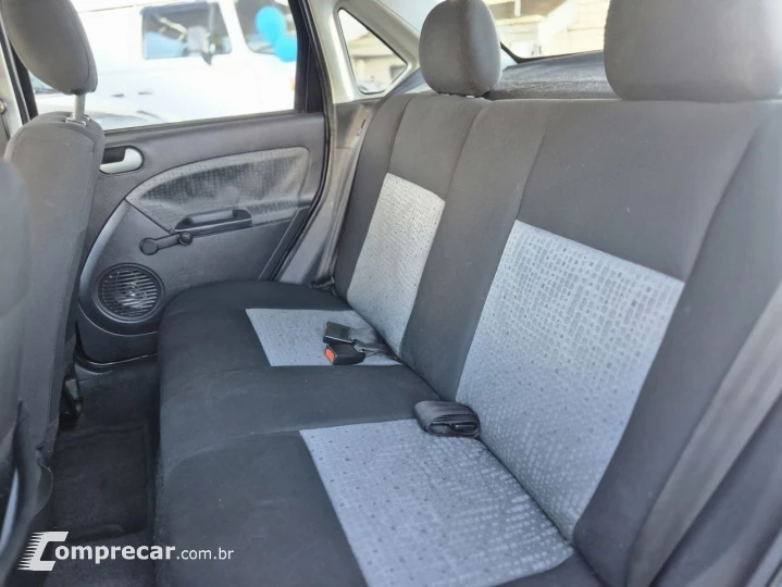 Fiesta Sedan SE 1.6 8V Flex 4p