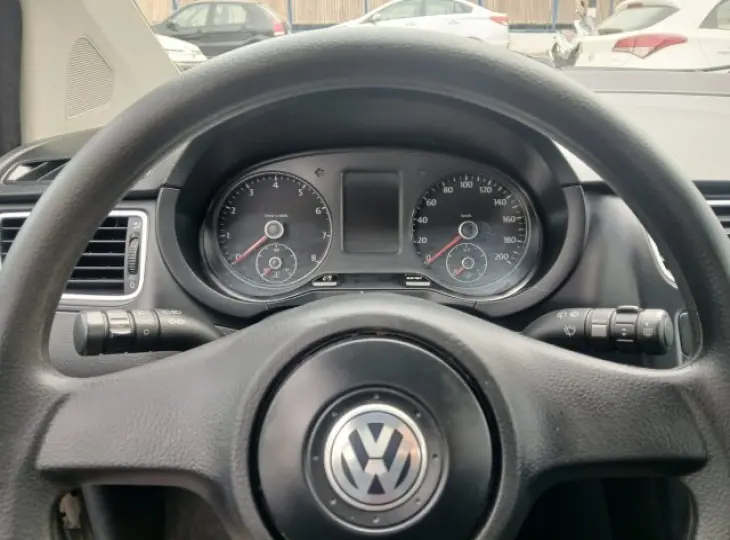 FOX - 1.0 MI 8V 4P MANUAL