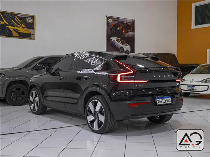 C40 P8 Recharge Pure Electric AWD