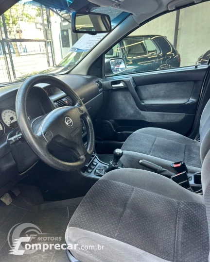 ASTRA 2.0 MPFI Elegance 8V