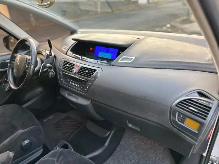 GRAND C4 2.0 I Picasso Exclusive 16V