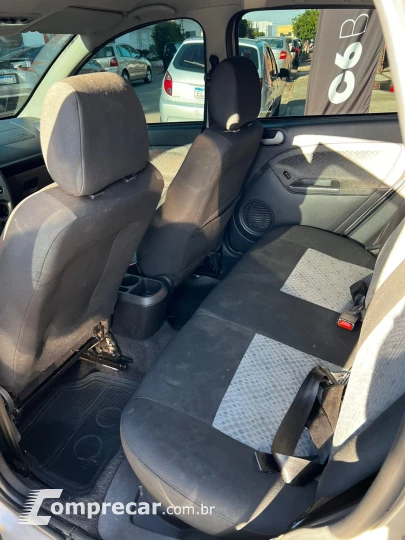 FIESTA 1.6 MPI Class Hatch 8V