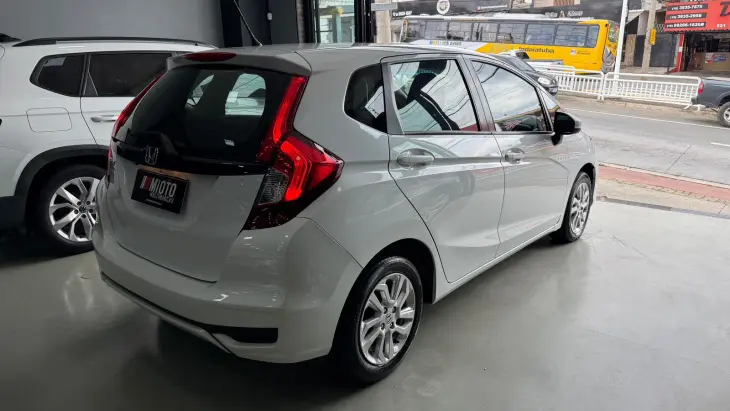 FIT LX 1.5 AUTOMÁTICO