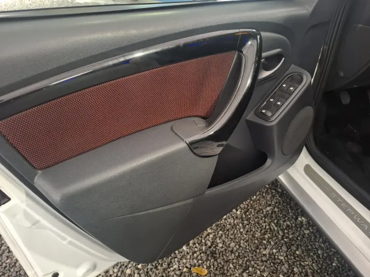 SANDERO - 1.6 STEPWAY 8V 4P MANUAL