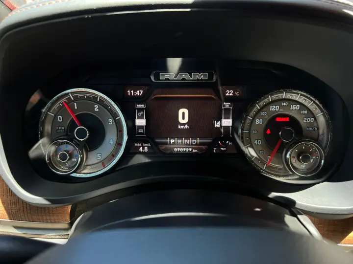 3500 6.7 Laramie Longhorn 4X4 CD 6 Cilindros Turbo