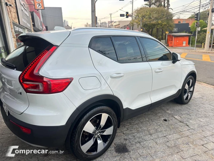 XC40 1.5 T5 Hybrid Momentum Geartronic