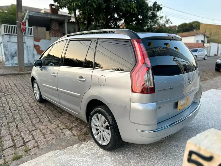 GRAND C4 2.0 I Picasso Exclusive 16V